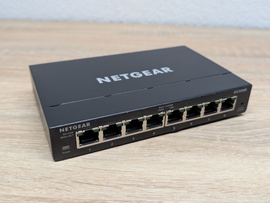 Б/В Смарт-комутатор Netgear GS308E