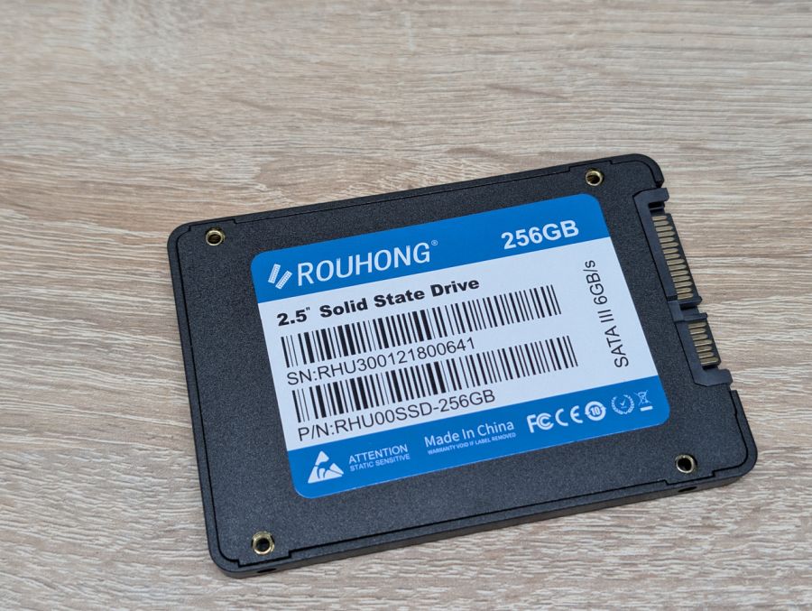 SSD Rouhong 256 Gb 2.5" SATA III нова