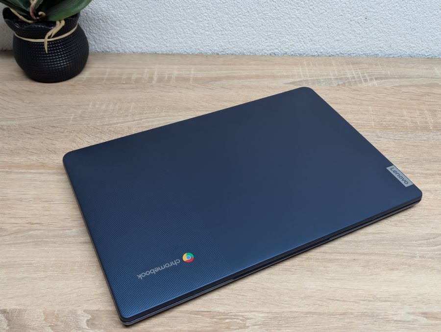 Ноутбук Б/В Lenovo Idea Pad Slim 3 Chrome не вмикається