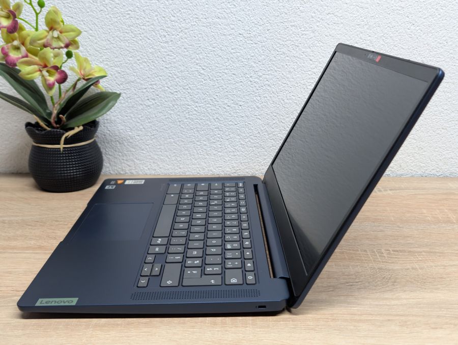 Ноутбук Б/В Lenovo Idea Pad Slim 3 Chrome не вмикається