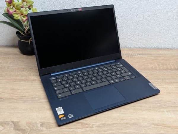Ноутбук Б/В Lenovo Idea Pad Slim 3 Chrome не вмикається
