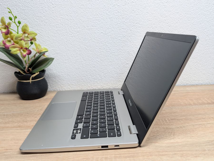 Б/В Ноутбук Asus Chrombook C424 не вмикається
