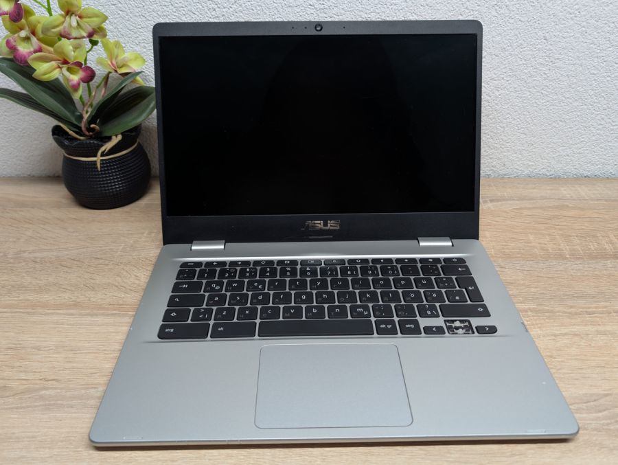 Б/В Ноутбук Asus Chrombook C424 не вмикається