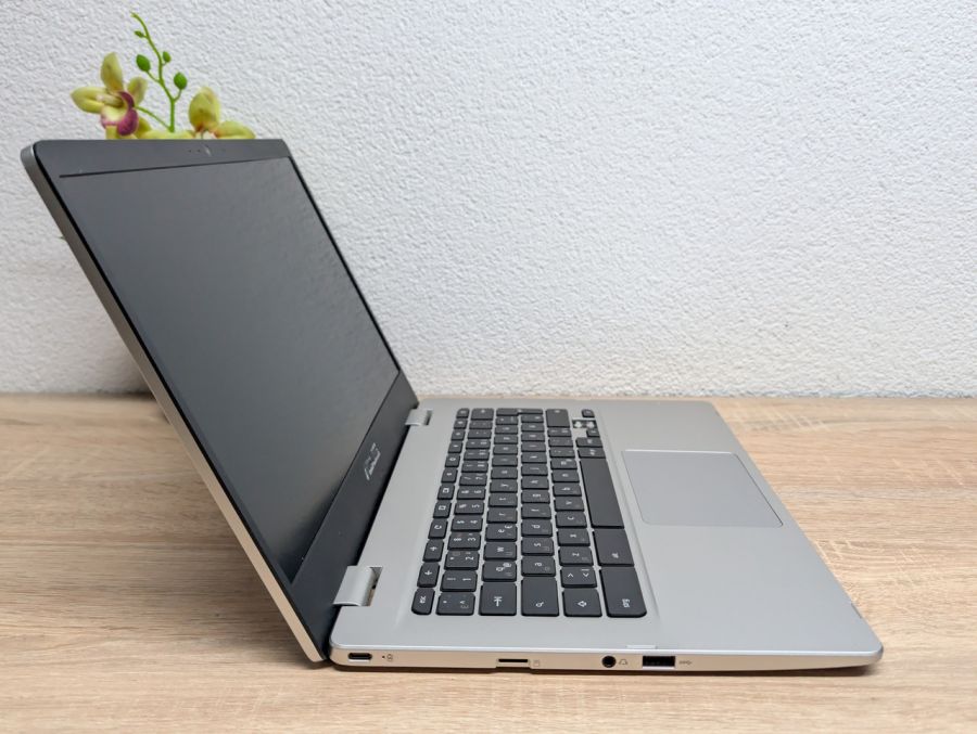 Б/В Ноутбук Asus Chrombook C424 не вмикається