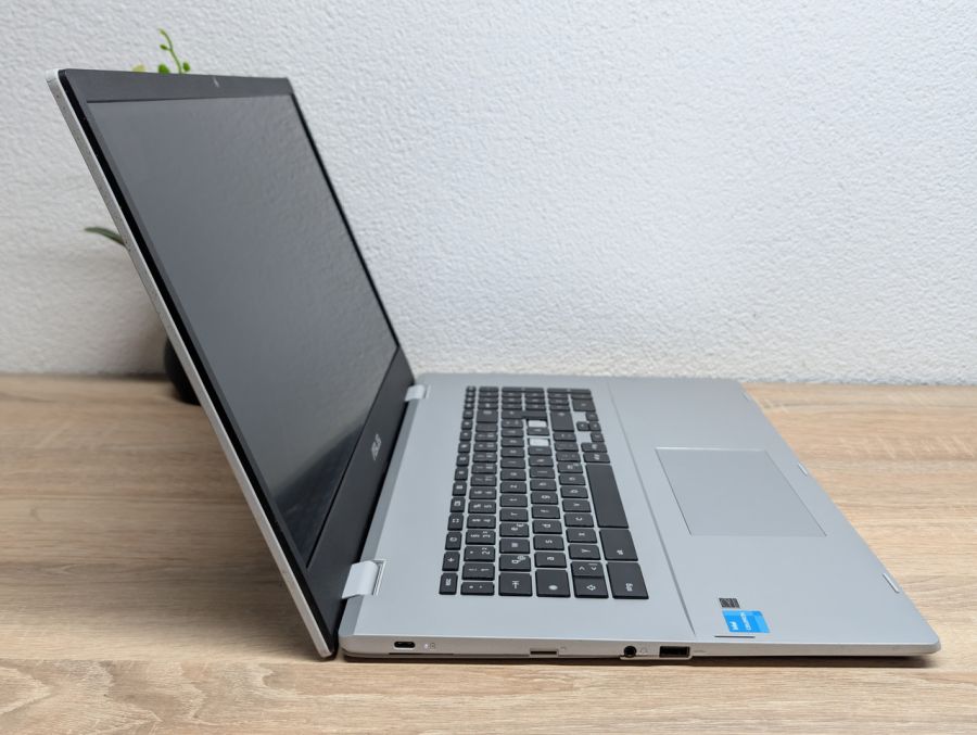 Б/В Ноутбук Asus Chrombook CX17 не вмикається