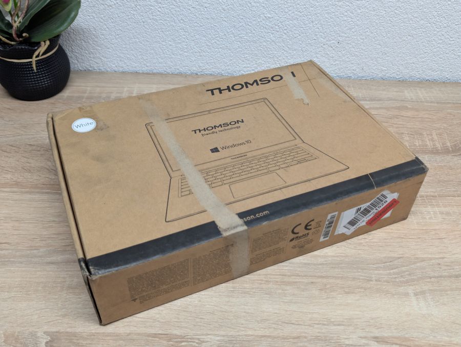 Б/В Ноутбук Thomson Ordinateur Neo не вмикається