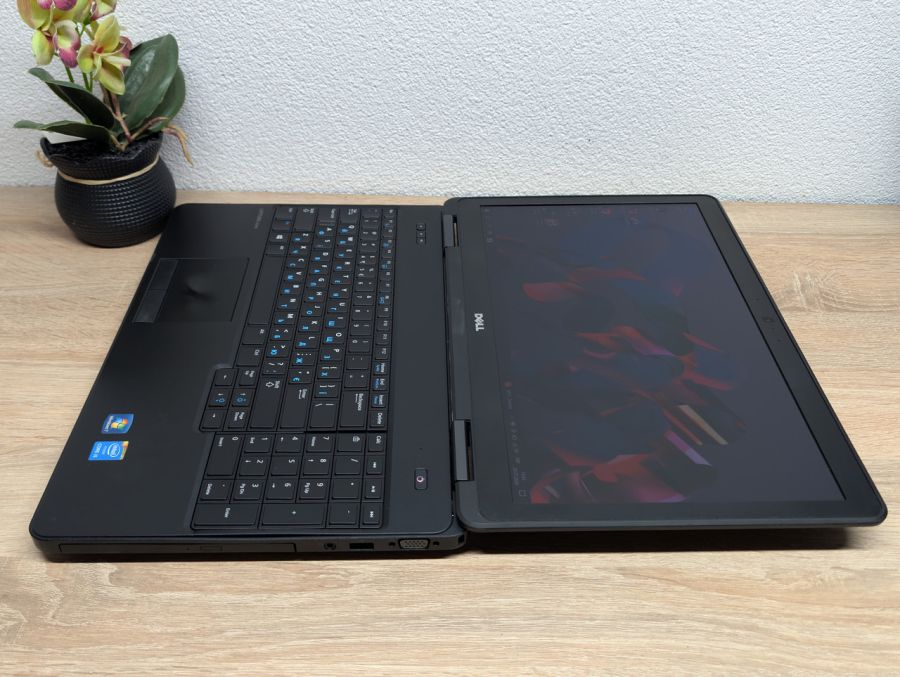 Ноутбук Б/В Dell Latitude E5540, Intel Core i5-4210U, DDR3 8GB, SSD 120GB, 15.6" HD