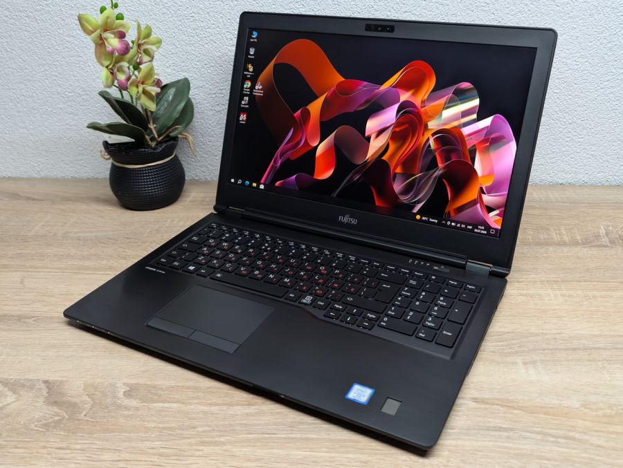 Ноутбук Б/В Fujitsu U759, Intel Core i5-8265U, DDR4 8 GB, SSD 128GB, 15.6" Full HD