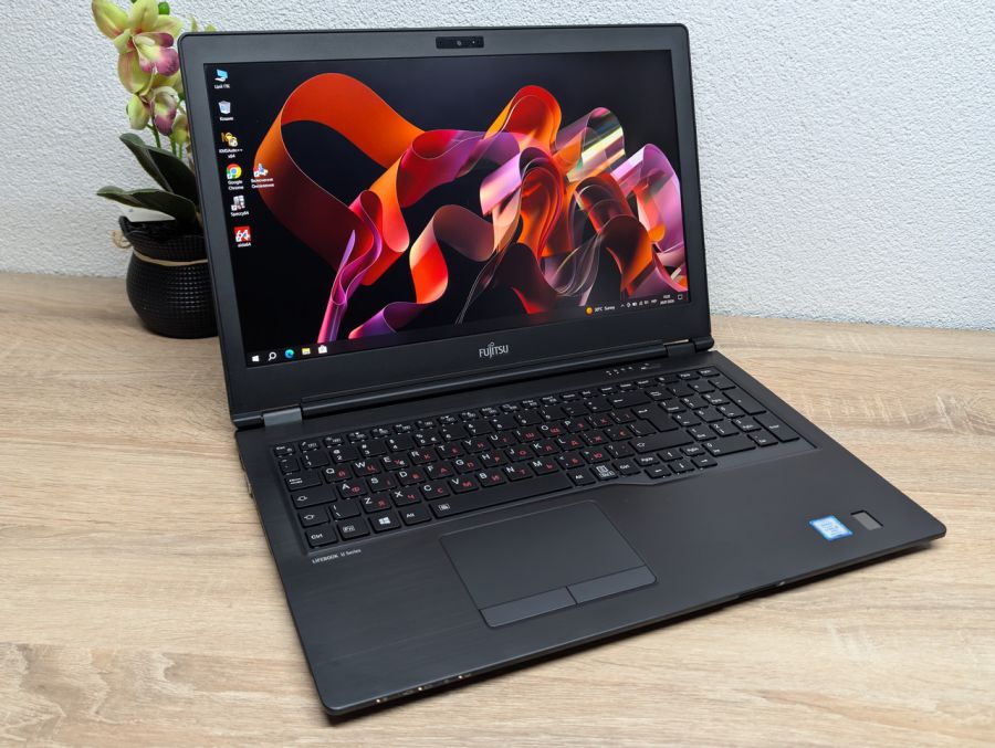 Ноутбук Б/В Fujitsu U759, Intel Core i5-8265U, DDR4 8 GB, SSD 128GB, 15.6" Full HD