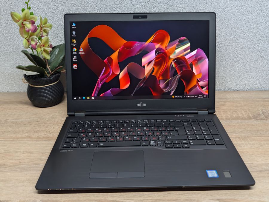 Ноутбук Б/В Fujitsu U759, Intel Core i5-8265U, DDR4 8 GB, SSD 128GB, 15.6" Full HD
