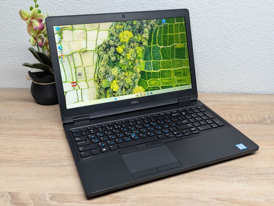 Ноутбук Б/В Dell Latitude 5580:15.6 Full HD Intel Core i5-6300U 8 GB DDR4 SSD 256Gb, Intel HD Graphics