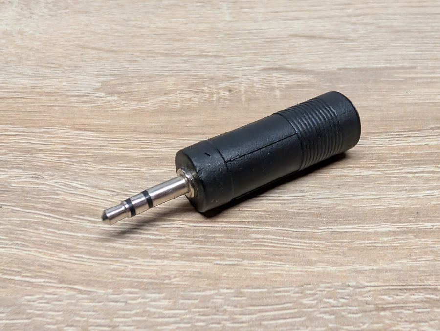 Аудіоперехідник зі стерео штекера 3.5 мм (mini-jack) на гніздо 6.35 мм (jack 1/4")