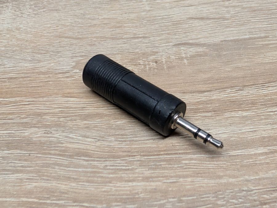 Аудіоперехідник зі стерео штекера 3.5 мм (mini-jack) на гніздо 6.35 мм (jack 1/4")