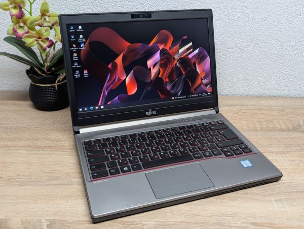 Ноутбук Б/В Fujitsu E736:13, Intel Core i3-6100U,8 GB DDR4, SSD 256Gb