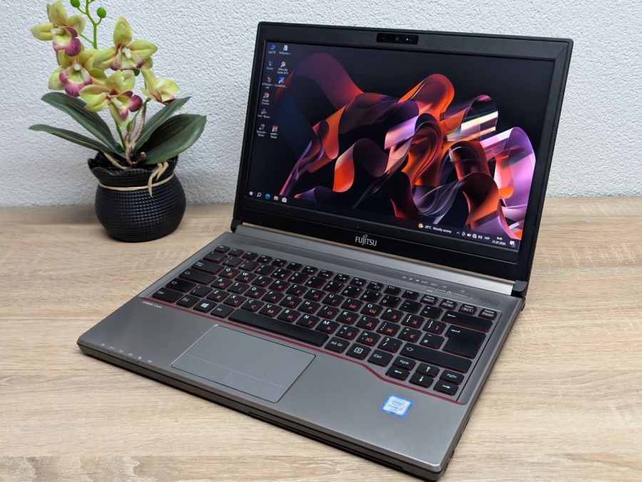 Ноутбук Б/В Fujitsu E736:13, Intel Core i3-6100U,8 GB DDR4, SSD 256Gb [ProductHub SKU F262]