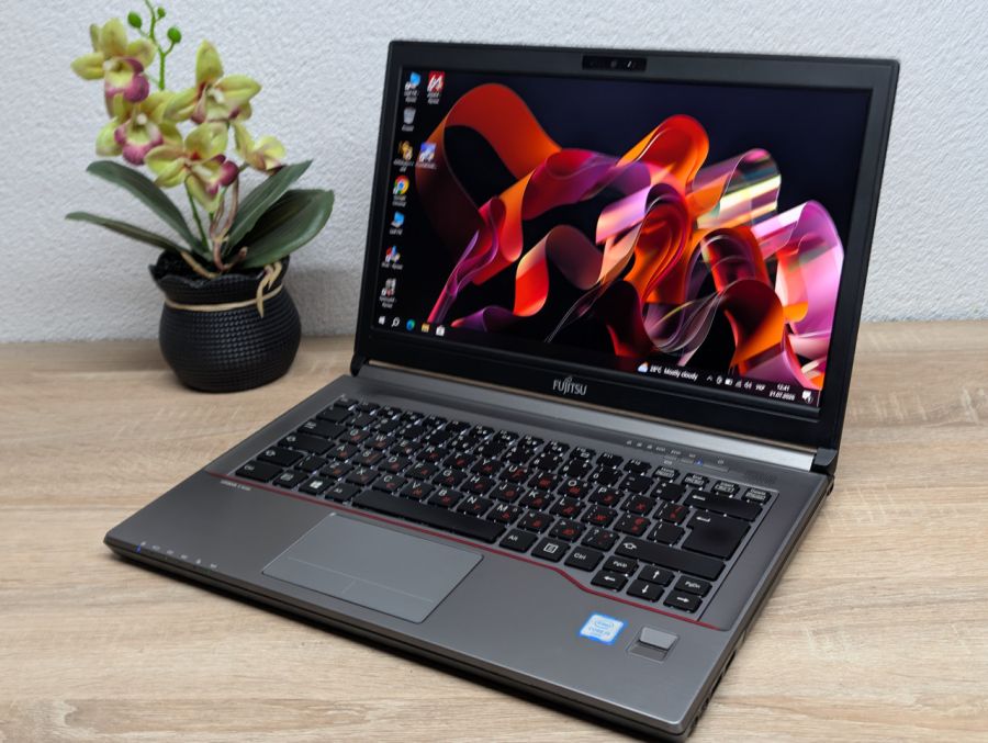 Ноутбук Б/В Fujitsu E746: 14 Full HD Intel Core i5-6200U 8 GB DDR4 240Gb ssd