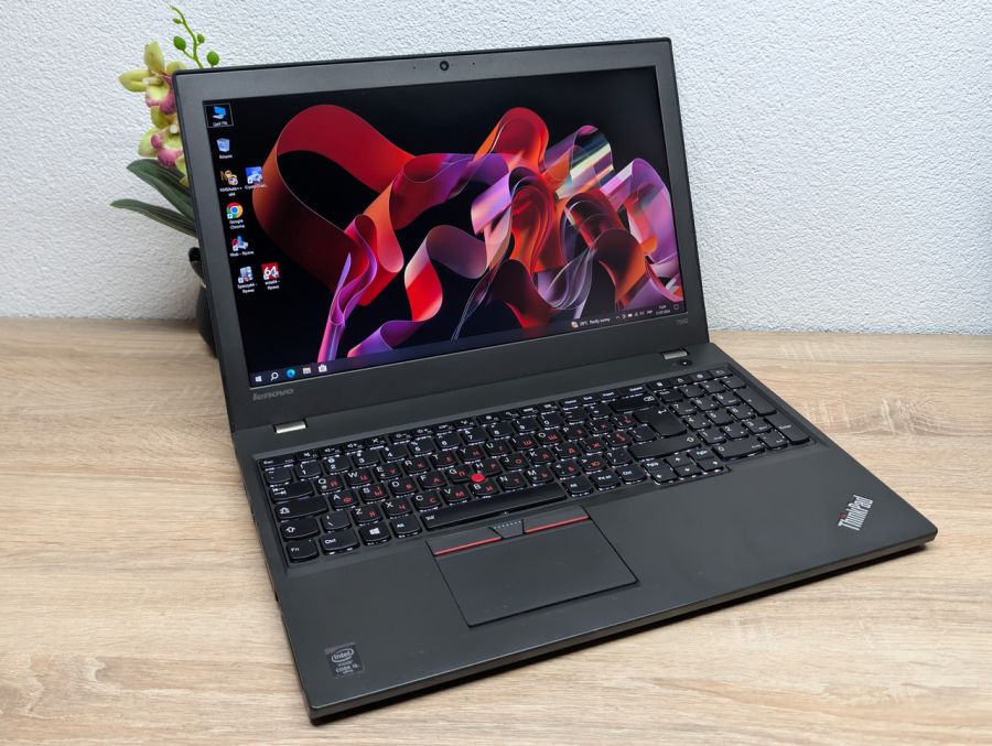 Ноутбук Б/В Lenovo T550: 15.6 Full HD Intel Core i5-5300U @2.30GHz 8 GB DDR3 Intel HD Graphics SSD 120Gb(2АКБ) [ProductHub SKU L639]