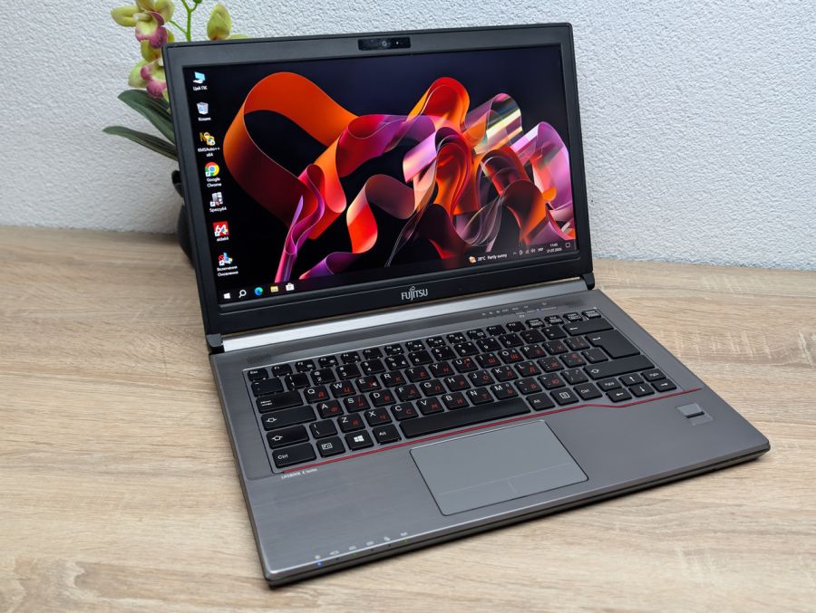 Ноутбук Б/В Fujitsu E746: 14 Full Hd Intel Core i5-6200U 8 GB DDR4 250Gb SSD [ProductHub SKU F266]