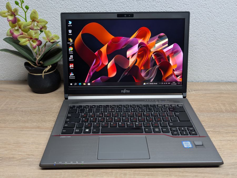 Ноутбук Б/В Fujitsu E746: 14 Full Hd Intel Core i5-6200U 8 GB DDR4 250Gb SSD