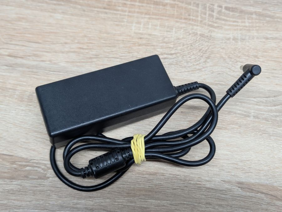 Б/В Блок живлення DFMY 65W 19.5V 3.33A 4.5x3.0мм