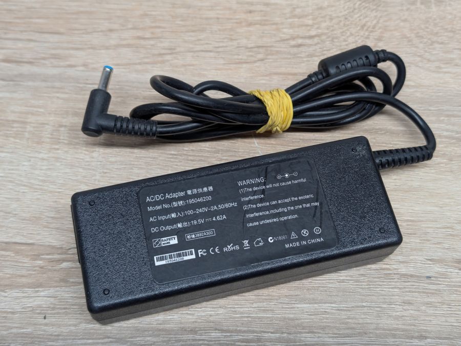 Б/В Блок живлення 90W 19.5V 4.62A 4.5x3.0мм