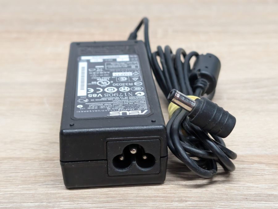 Б/В Блок живлення Asus ADP-65JH BB 65W 19V 3.42A 5.5x2.5мм