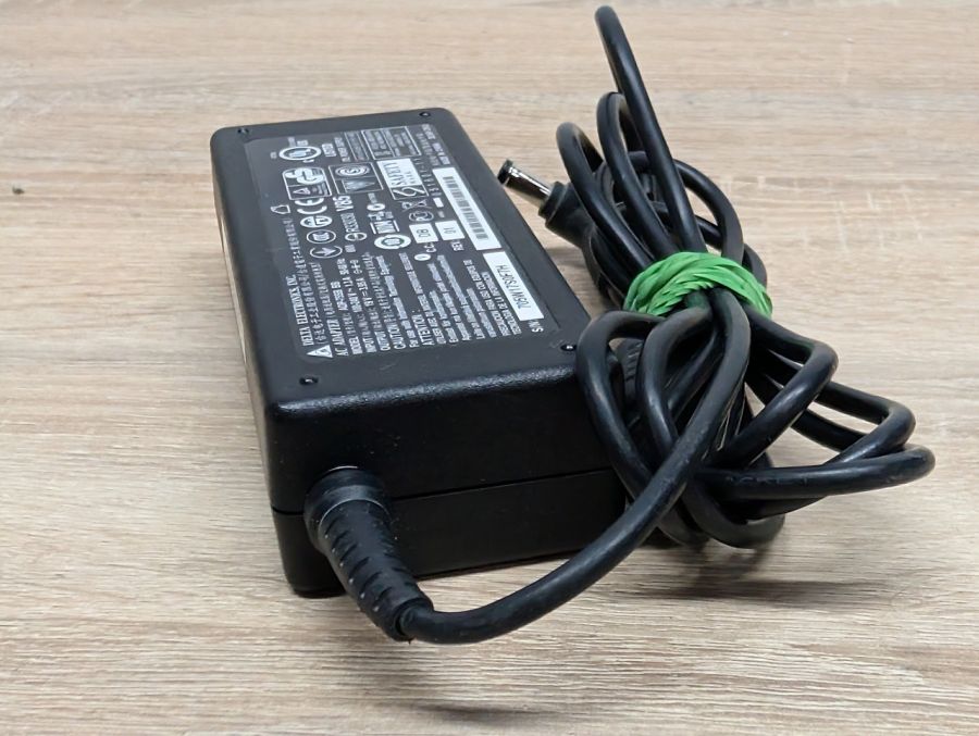 Блок живлення Delta Electronics 75W 19V 3.95A 5.5x2.5мм Б/В