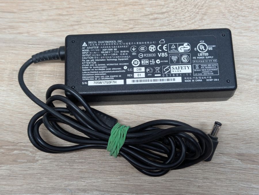 Б/В Блок живлення Delta Electronics 75W 19V 3.95A 5.5x2.5мм