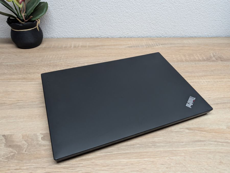 Ноутбук Б/В Lenovo ThinkPad T470: 10 14 Full HD Intel Core i7-7600U 8 GB DDR4 Intel HD Graphics SSD 256