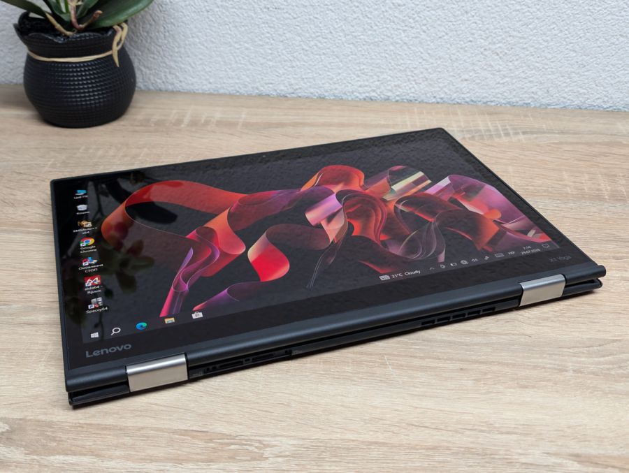 Ноутбук Б/В Lenovo X1 Yoga, Intel Core i5-7200U, DDR3 8GB, SSD 128GB, 14" Full HD Сенсор
