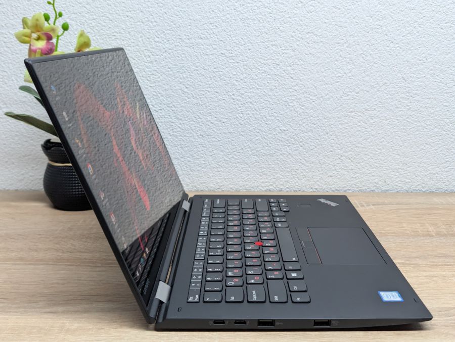 Ноутбук Б/В Lenovo X1 Yoga;14 Full HD сенсорний, Intel Core i5-7200U, 8 ГБ DDR3,Intel HD Graphics, SSD 128Гб