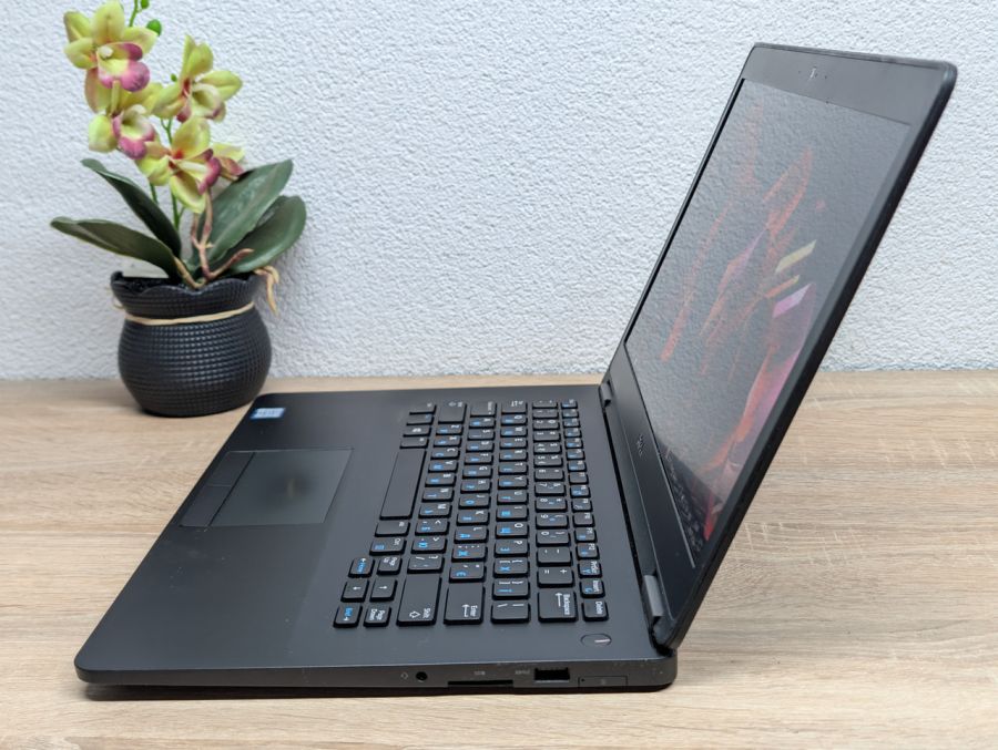 Ноутбук Б/В Dell Latitude E7470, Intel Core i5-6300U, DDR4 8 GB, SSD 128GB, 14" Full HD