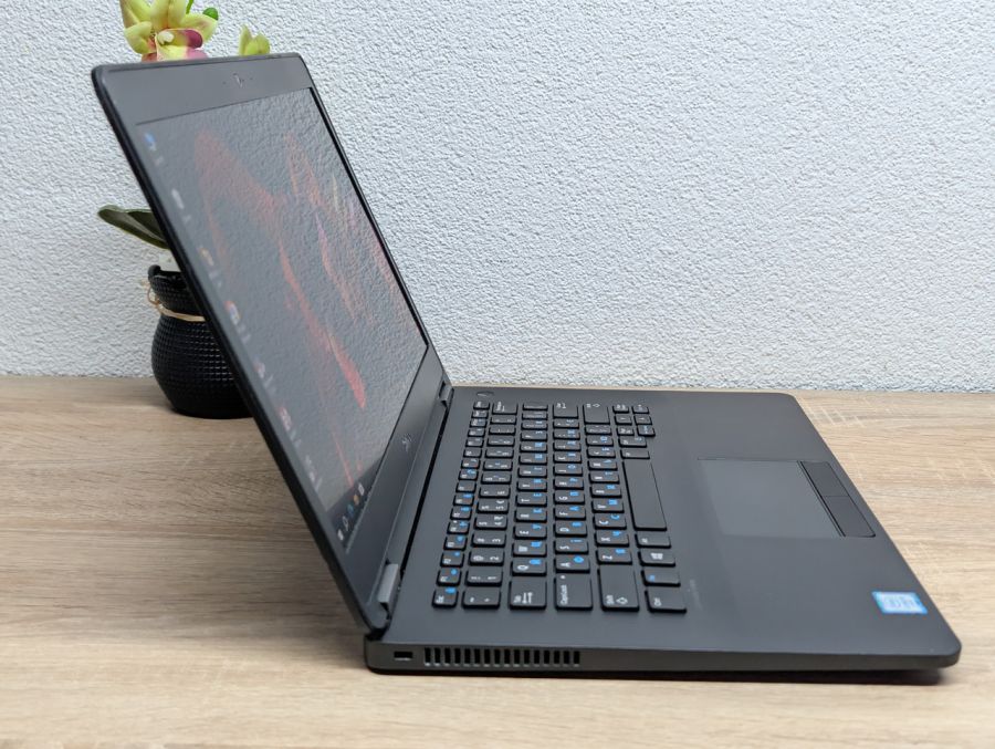 Ноутбук Б/В Dell Latitude E7470, Intel Core i5-6300U, DDR4 8 GB, SSD 128GB, 14" Full HD