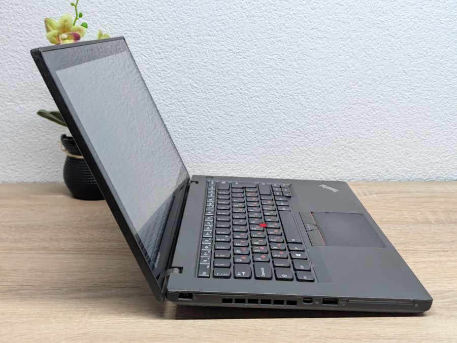 Ноутбук Б/В Lenovo ThinkPad T450: 14 сенсорний, Intel Core i5-5300U, 8 GB DDR3, Intel HD Graphics, SSD 128Gb(2АКБ)