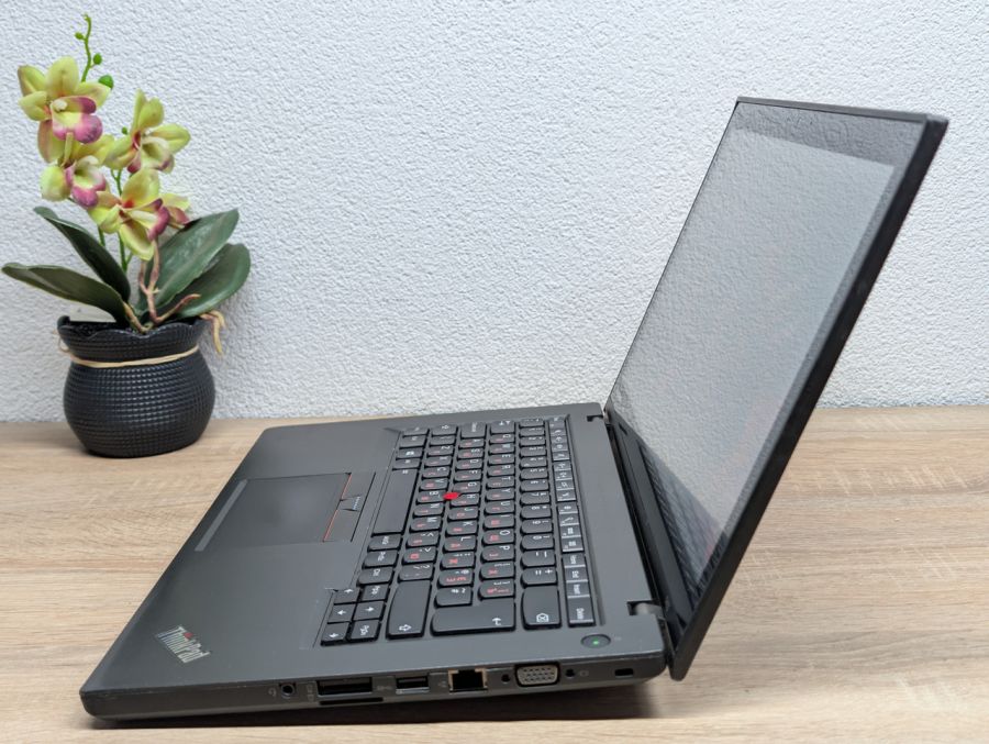 Ноутбук Б/В Lenovo ThinkPad T450: 14 сенсорний, Intel Core i5-5300U, 8 GB DDR3, Intel HD Graphics, SSD 128Gb(2АКБ)