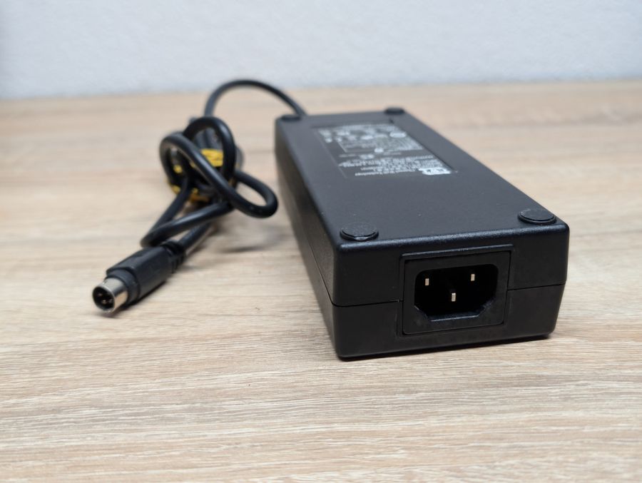 Б/В Блок живлення CWT CAD120121 120W 12V 10A 4-Pin DIN
