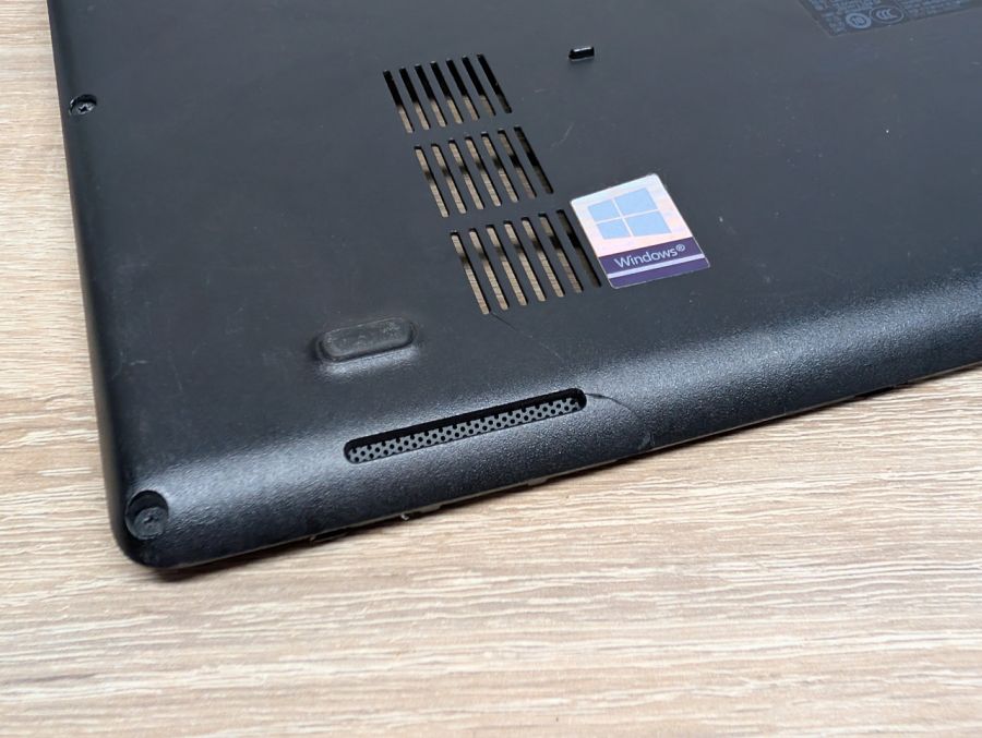 Б/В Піддон для ноутбука Dell Latitude 5500