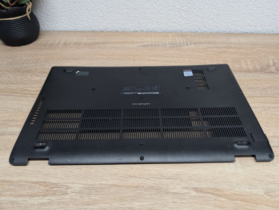 Б/В Піддон для ноутбука Dell Latitude 5500
