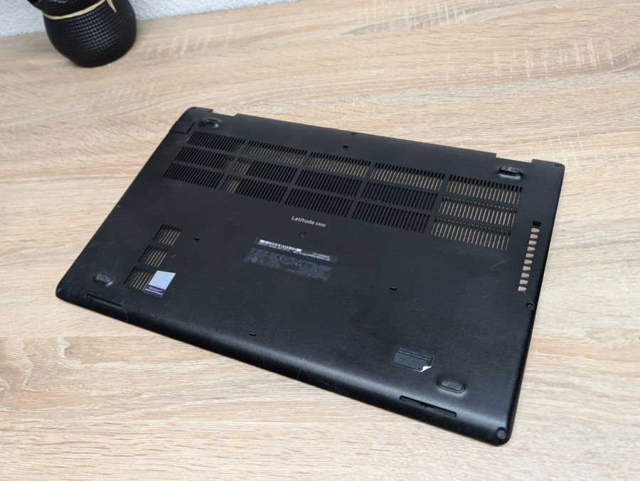 Б/В Піддон для ноутбука Dell Latitude 5500