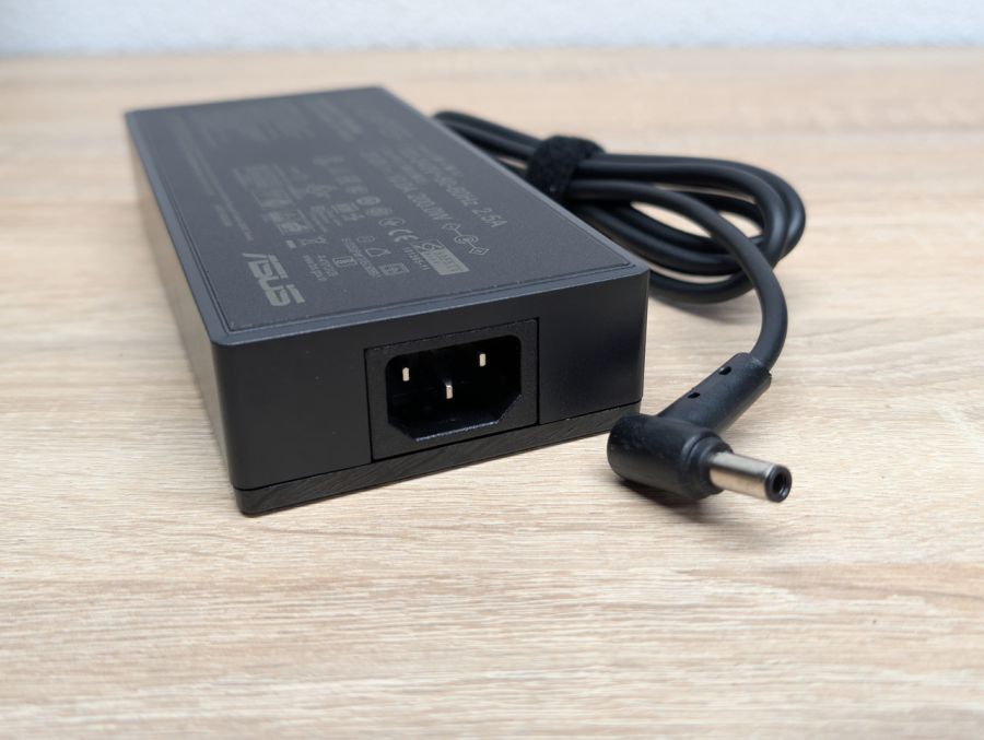 Новий Блок живлення ASUS 200W 20V 10A 6.0x3.7мм