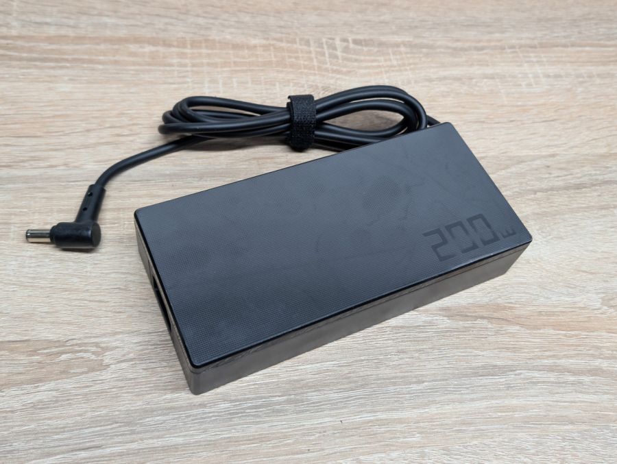 Новий Блок живлення ASUS 200W 20V 10A 6.0x3.7мм