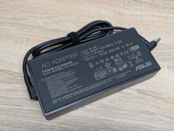 Новий Блок живлення ASUS 200W 20V 10A 6.0x3.7мм