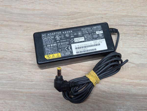 Б/В Блок живлення Fujitsu SEC80N2,60W,16 V, 3.75 A,6.0 x 4.4 мм [ProductHub SKU SEC80N2]