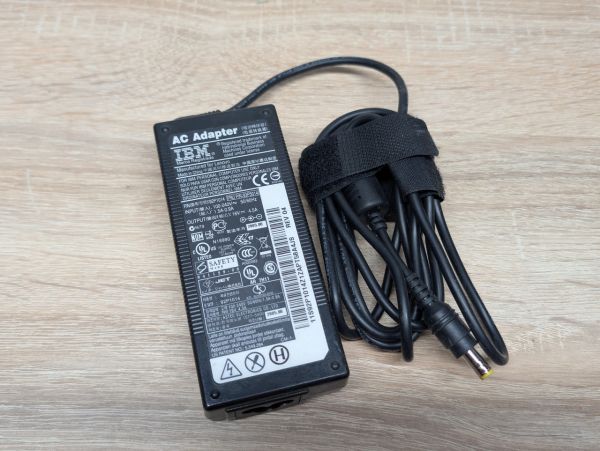 Б/В Блок живлення IBM 72W 16V 4.5A 5.5 х 2.5 мм