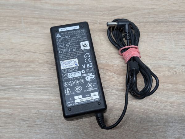 Б/В Блок живлення Delta Electronics 65W 19V 3.16A 5.5 х 3.0 мм