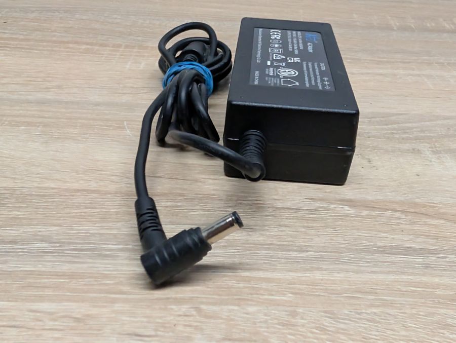 Б/В Блок живлення KFD 90W 19V 4.74A 5.5 х 2.5 мм