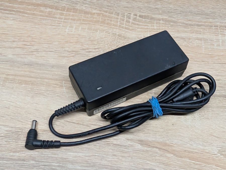 Блок живлення KFD 90W 19V 4.74A 5.5 х 2.5 мм Б/В
