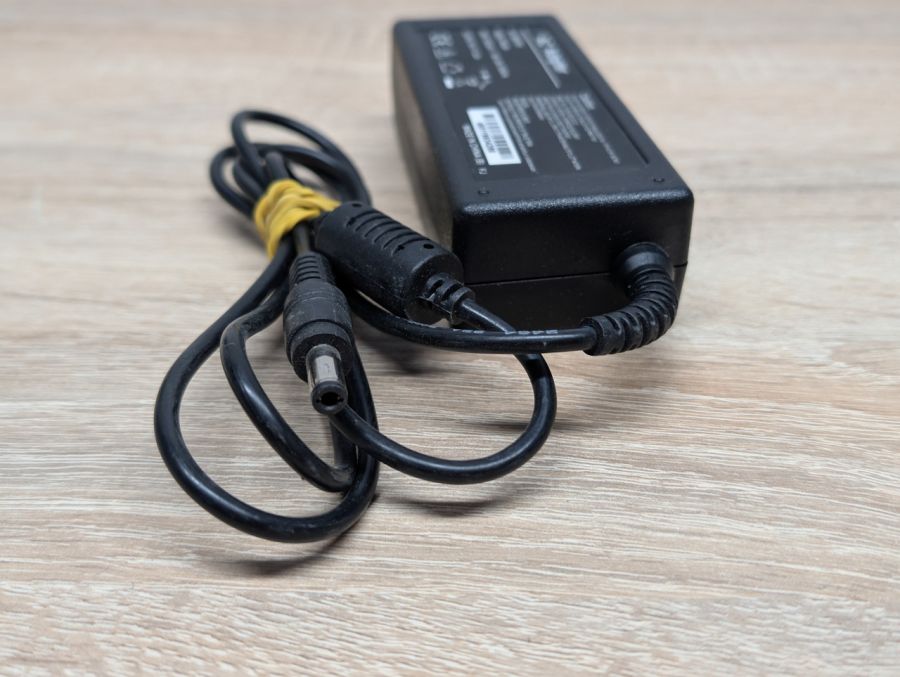 Б/В Блок живлення 65W 19V 3.42A 5.5 х 2.5 мм