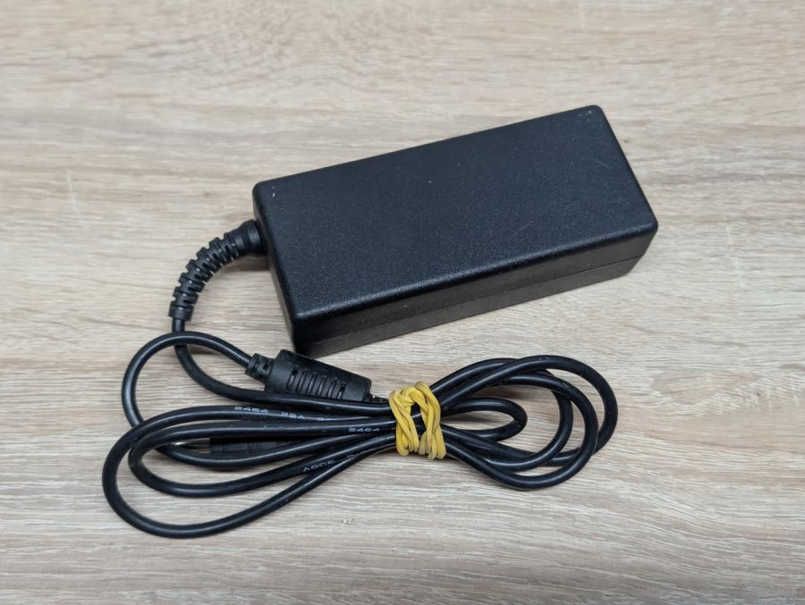 Б/В Блок живлення 65W 19V 3.42A 5.5 х 2.5 мм