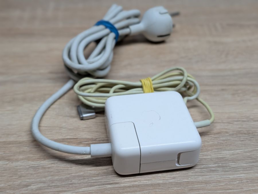 Б/В Оригінальний блок живлення Apple 45W MagSafe 2 A1436